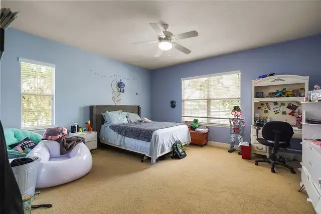 Listing Photo 12