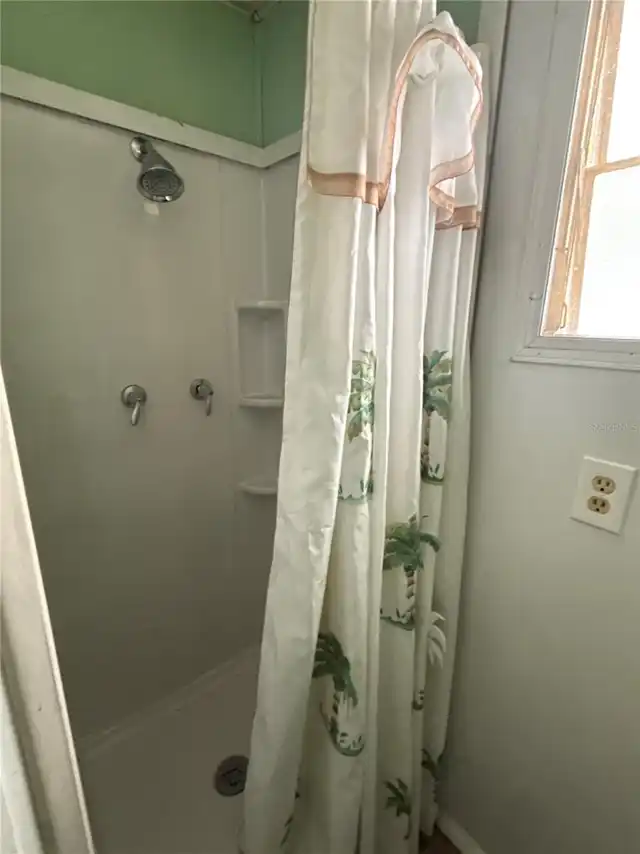Listing Photo 16