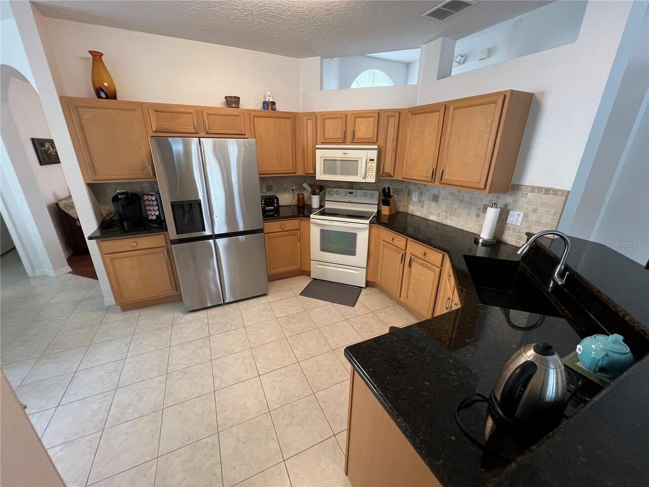 Listing Photo 8