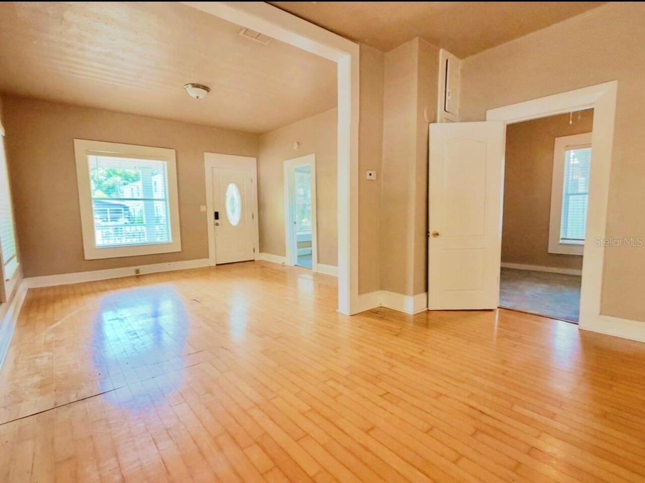 Listing Photo 8