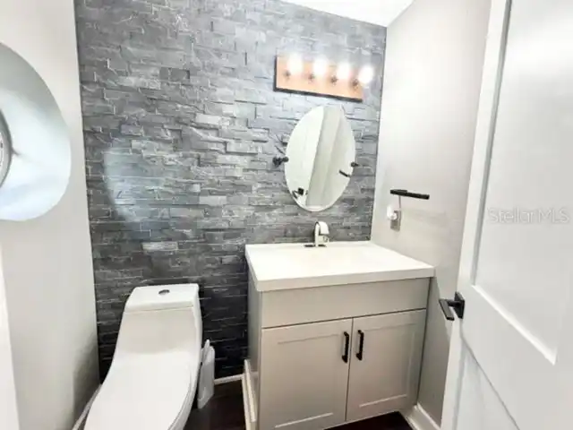 Listing Photo 10