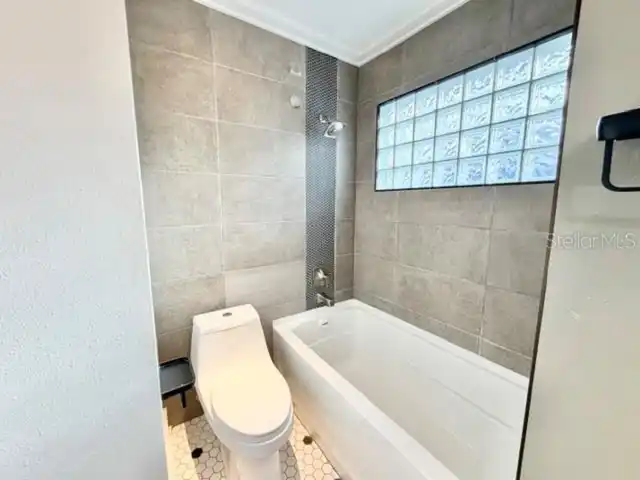 Listing Photo 14