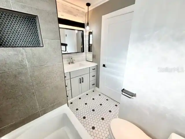 Listing Photo 15