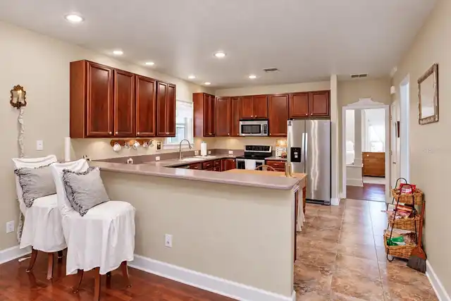 Listing Photo 10