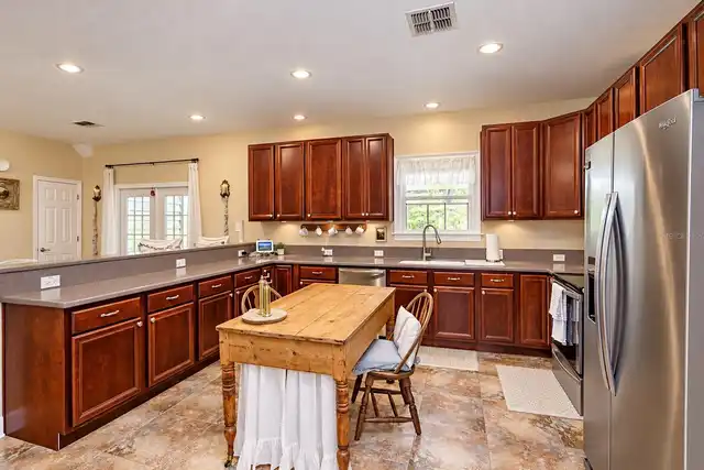 Listing Photo 11
