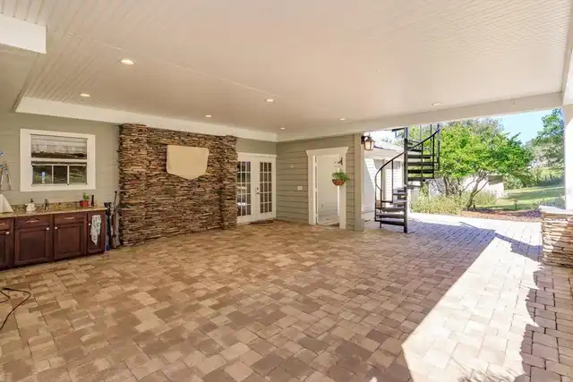 Listing Photo 17