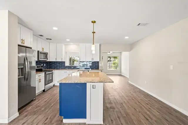Listing Photo 11