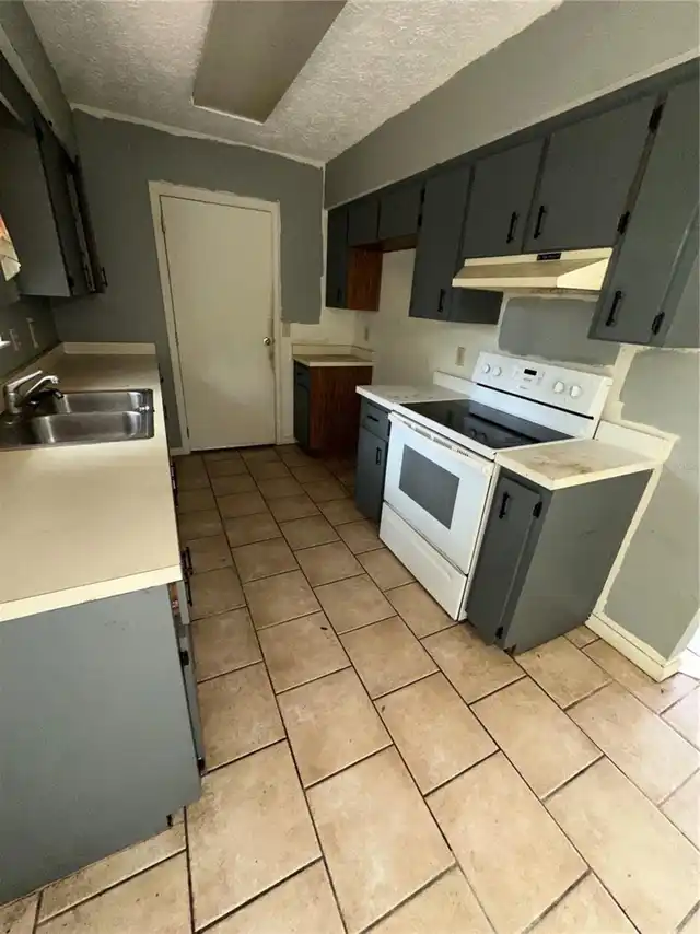 Listing Photo 7