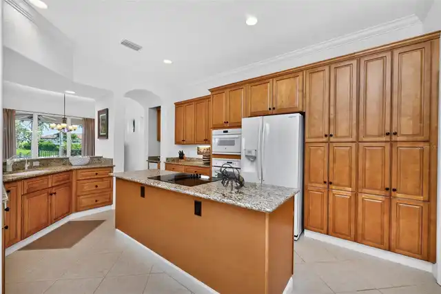 Listing Photo 14