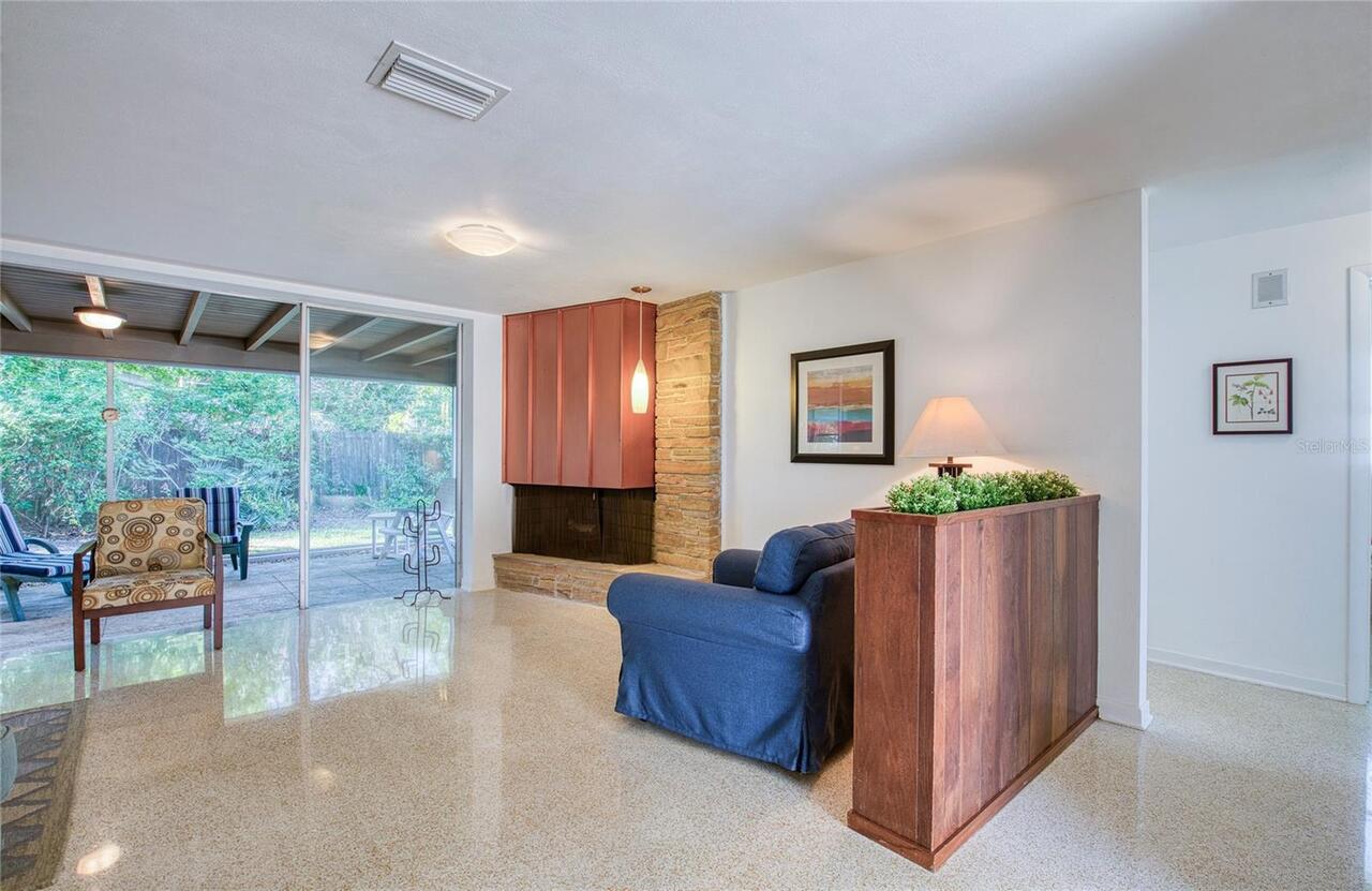 Listing Photo 12