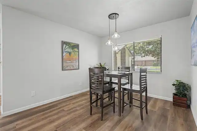 Listing Photo 12