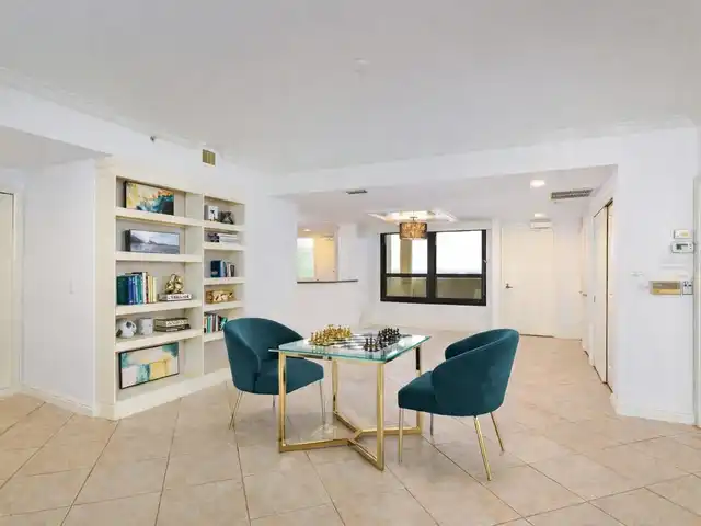 Listing Photo 9