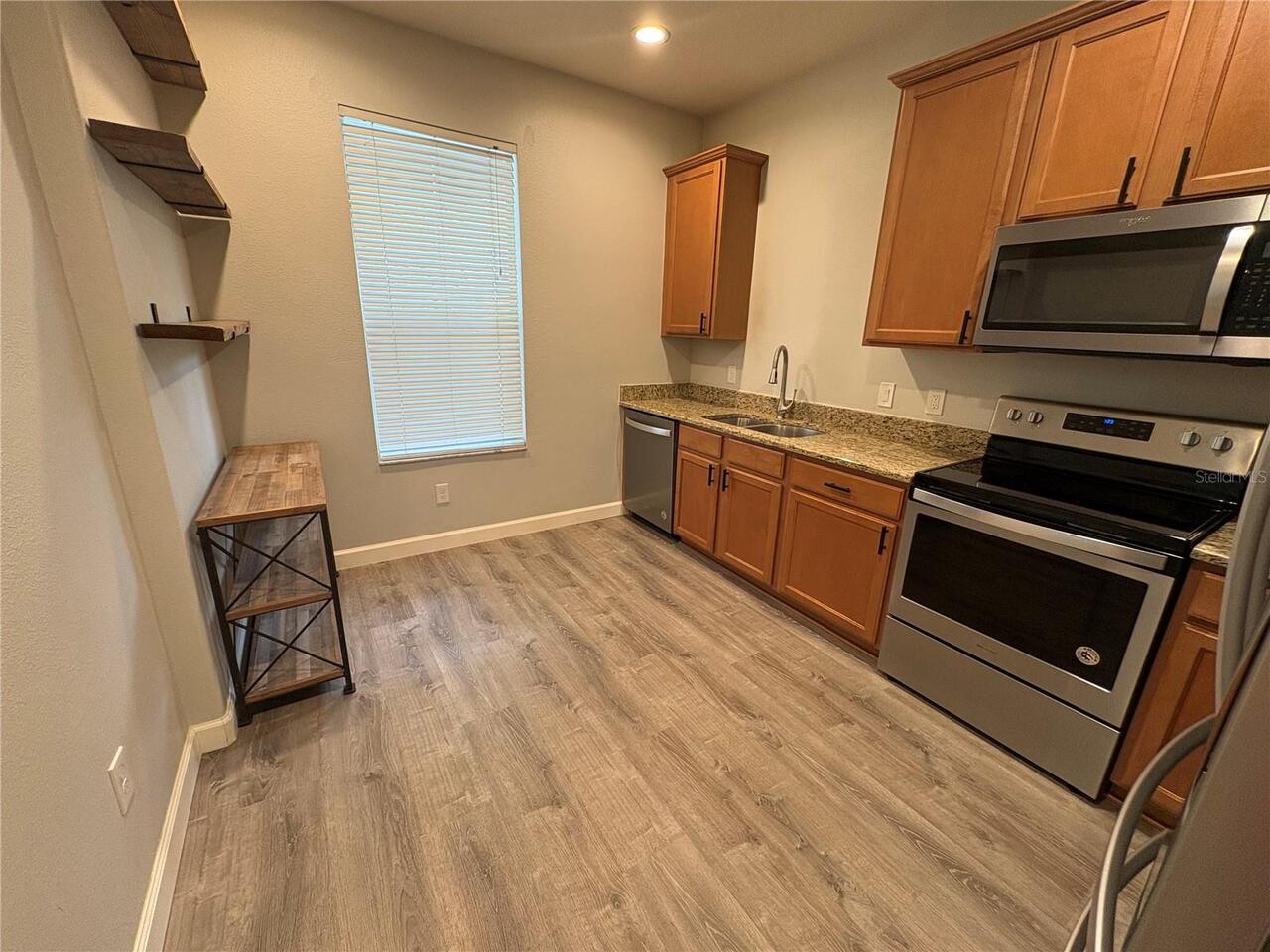 Listing Photo 8