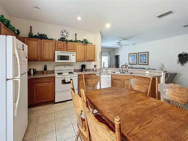 Listing Photo 8