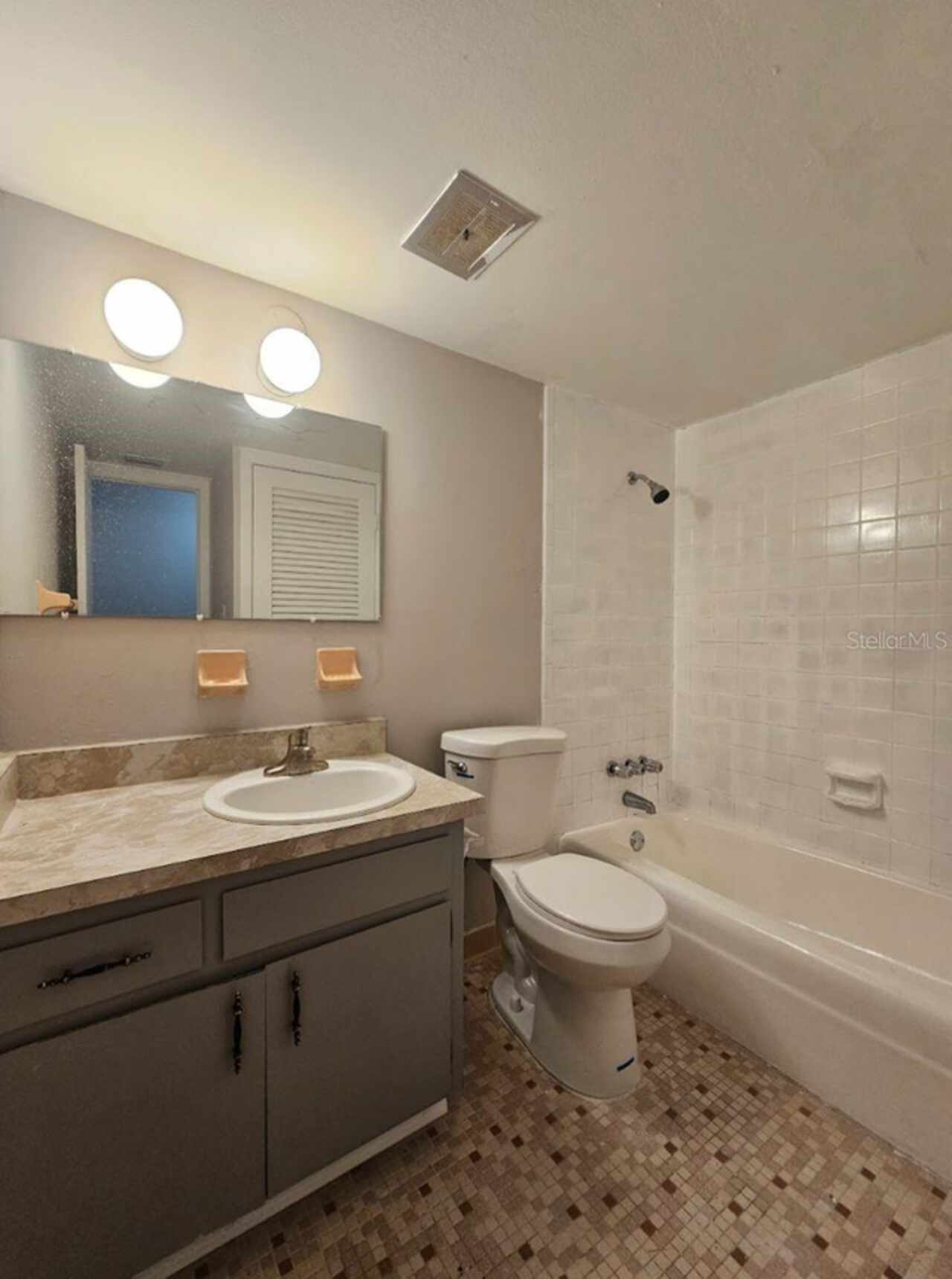 Listing Photo 11