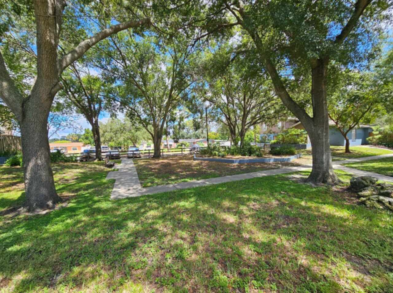 Listing Photo 12