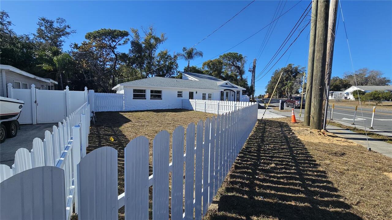 Listing Photo 11