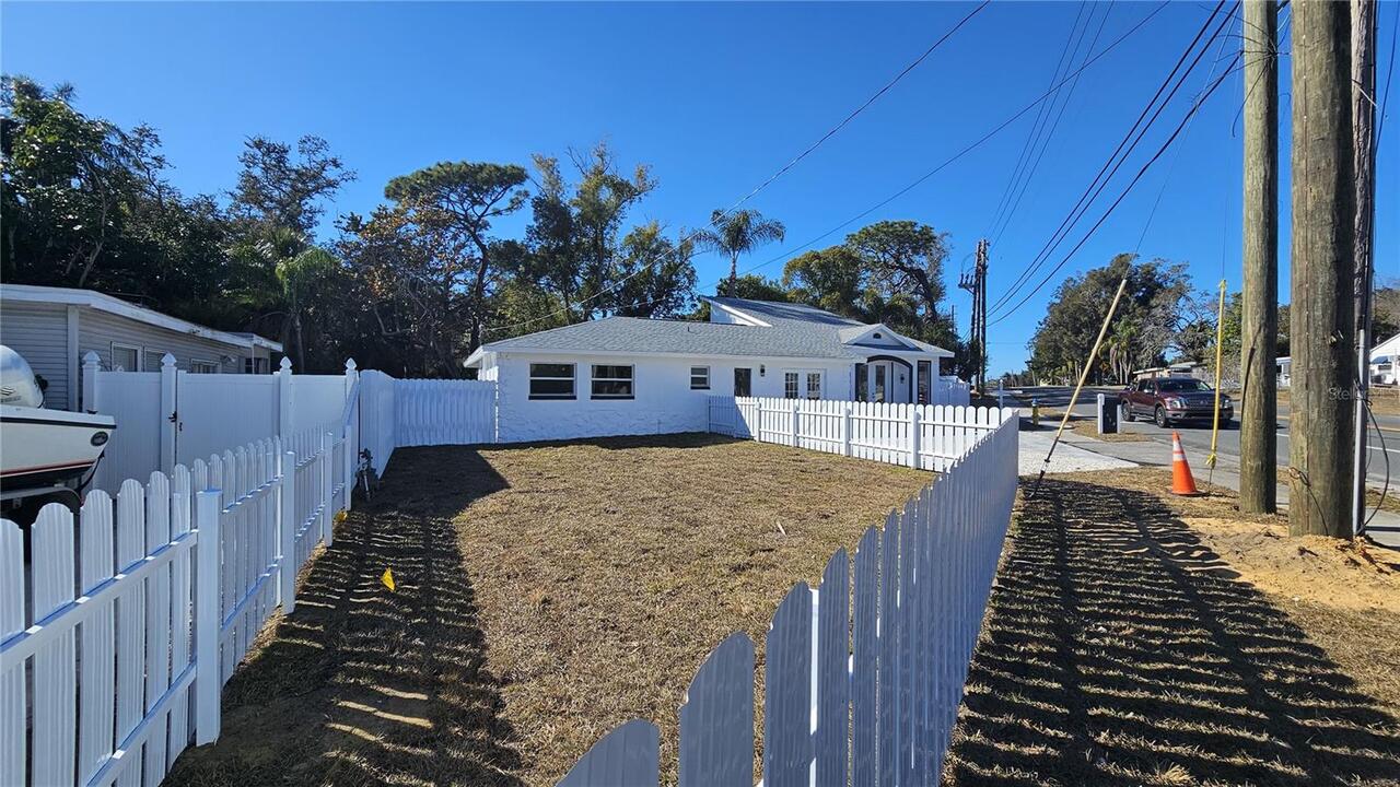 Listing Photo 12