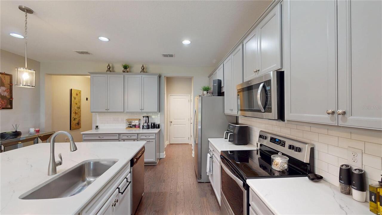 Listing Photo 8