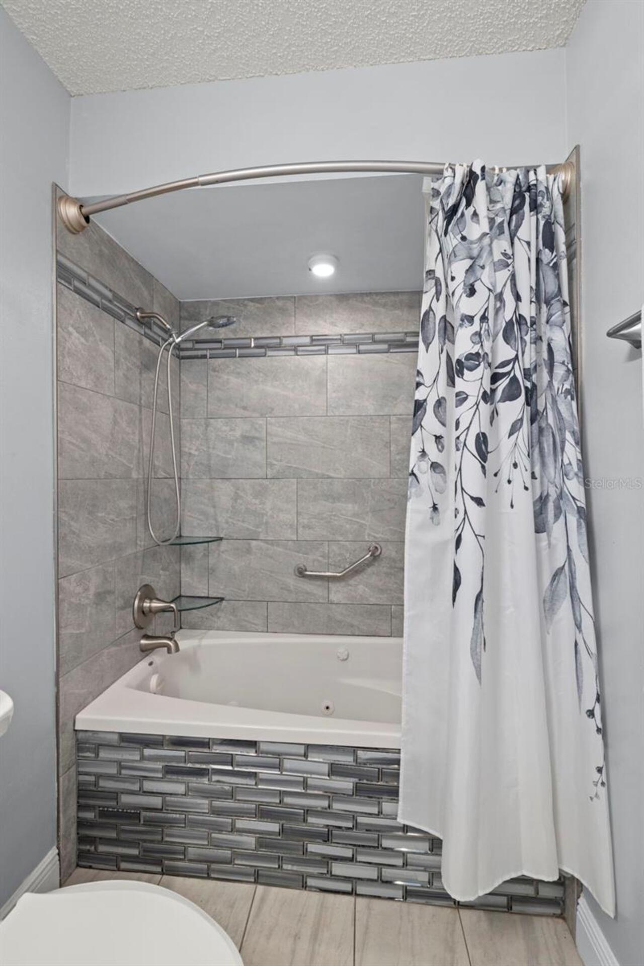 Listing Photo 22