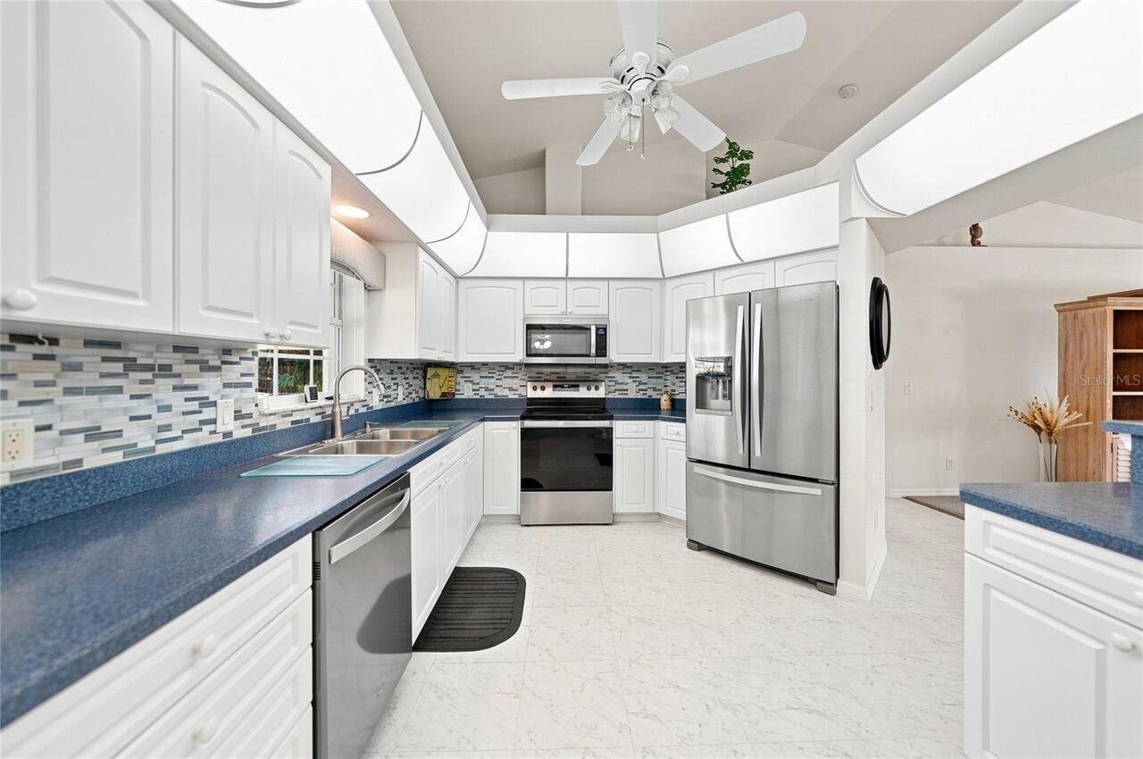 Listing Photo 12