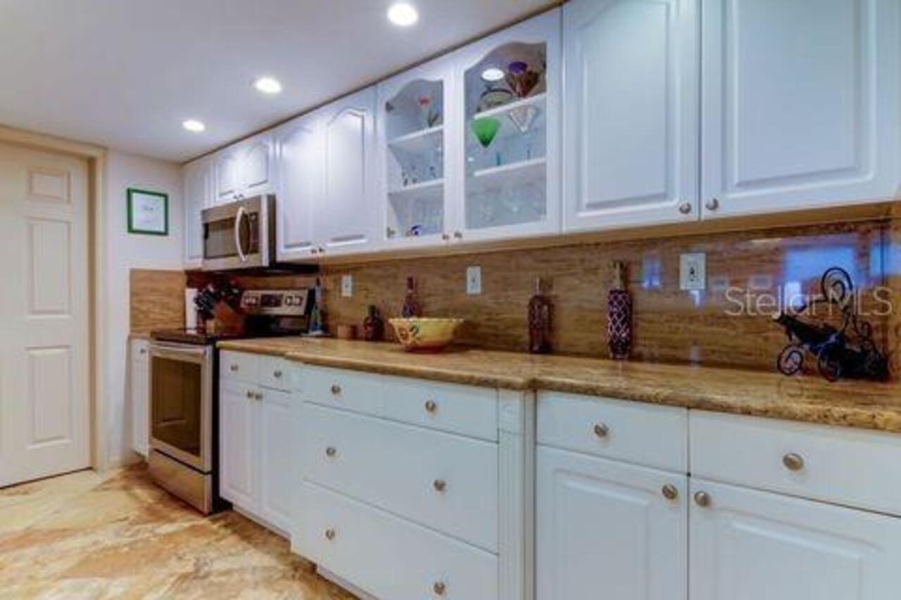 Listing Photo 12