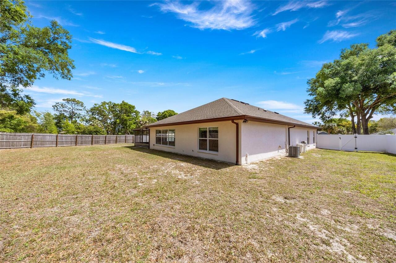 Listing Photo 10