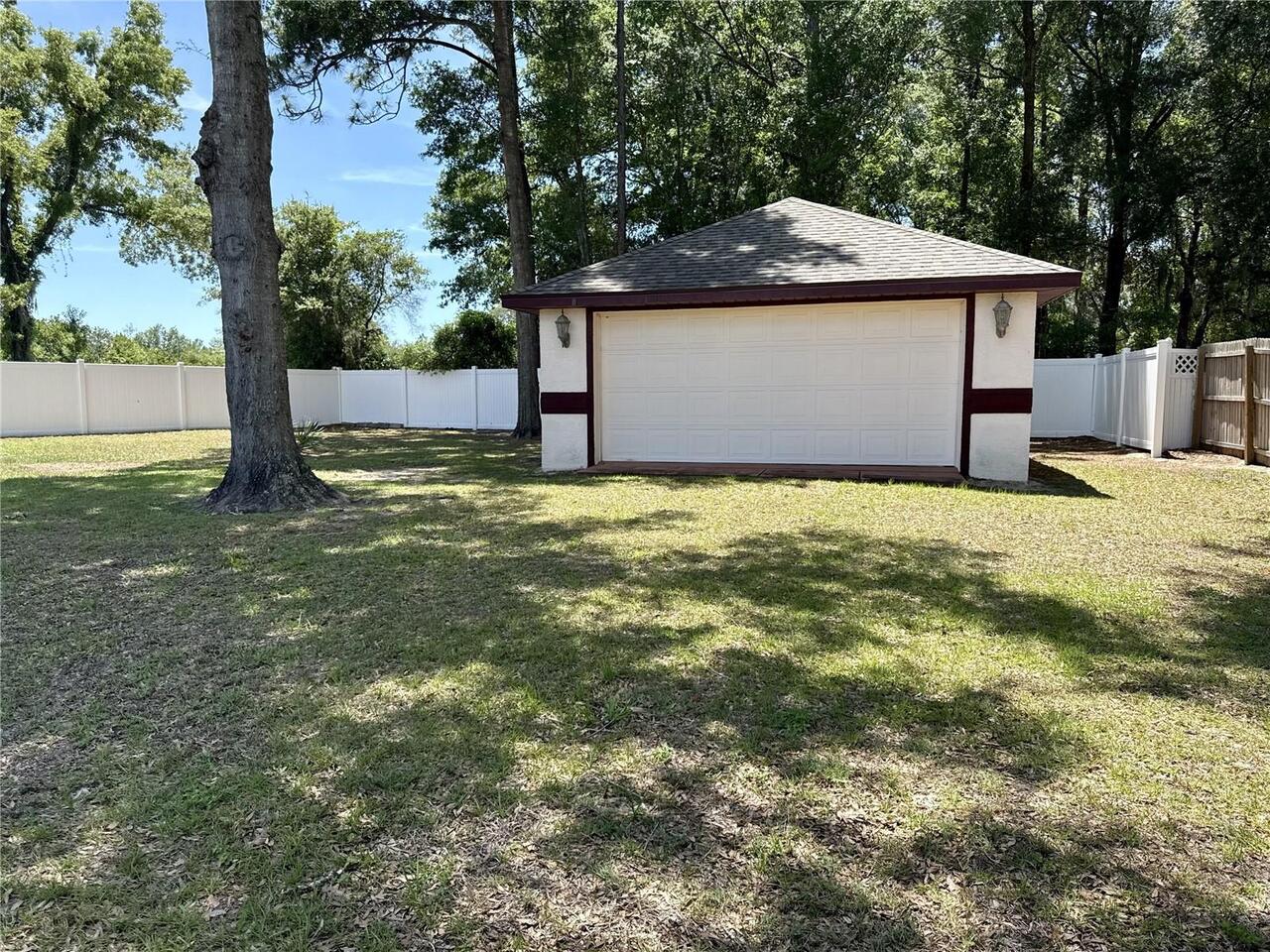 Listing Photo 11