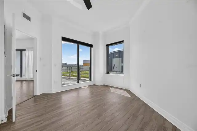 Listing Photo 24