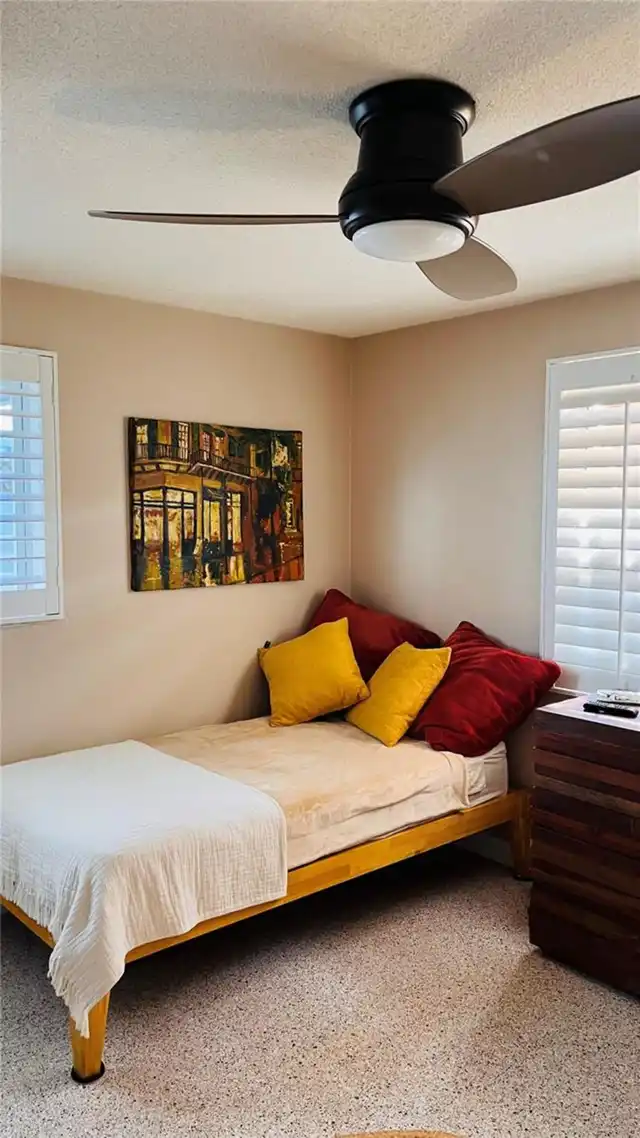 Listing Photo 14