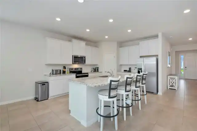 Listing Photo 10