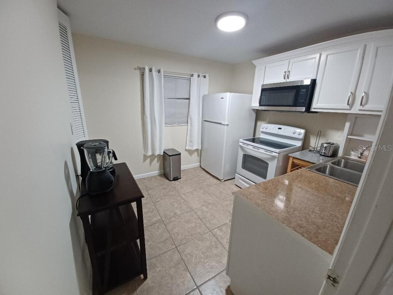 Listing Photo 10