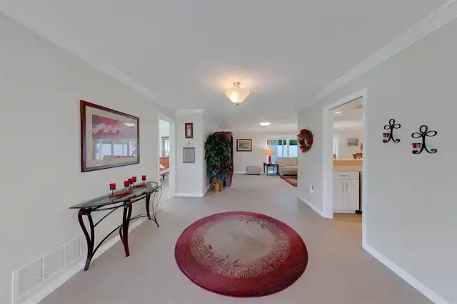 Listing Photo 7