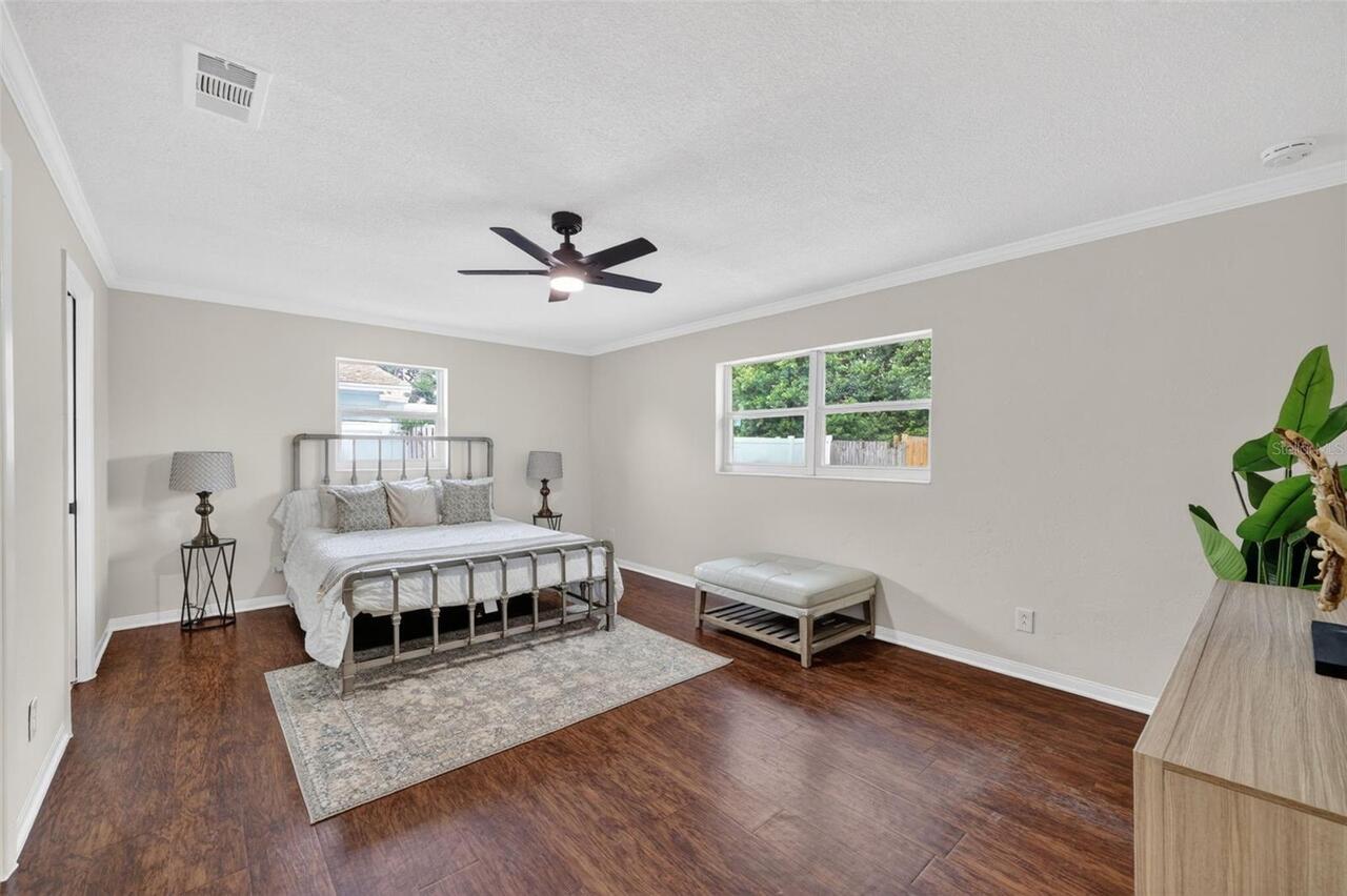 Listing Photo 9