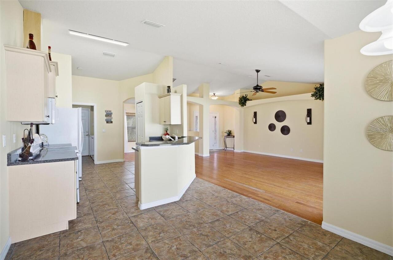 Listing Photo 17