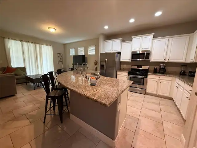 Listing Photo 10