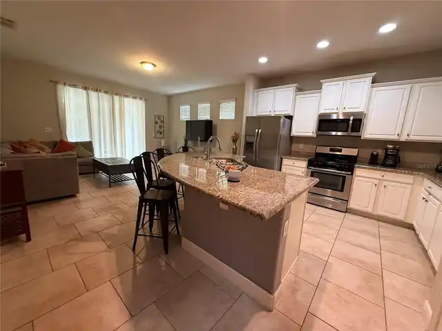 Listing Photo 11