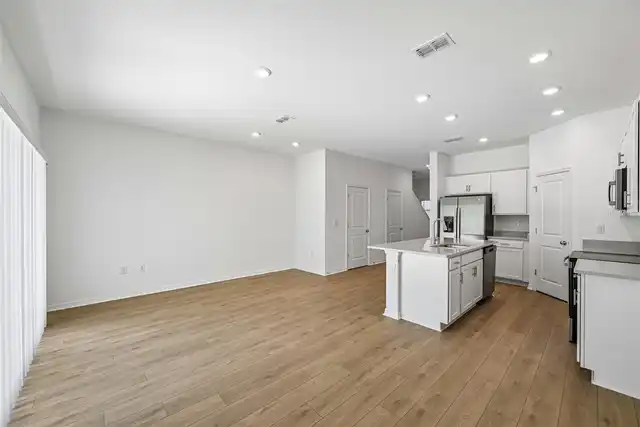 Listing Photo 6