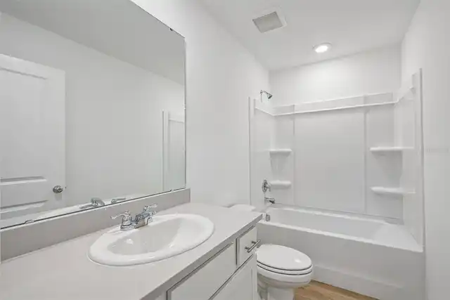 Listing Photo 12