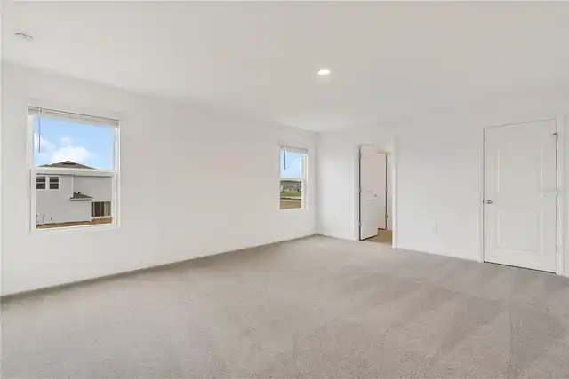 Listing Photo 12