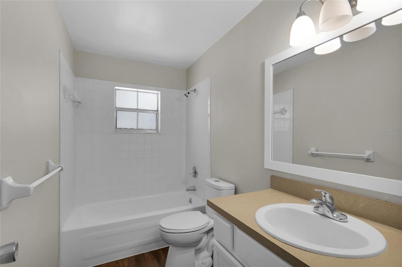 Listing Photo 11