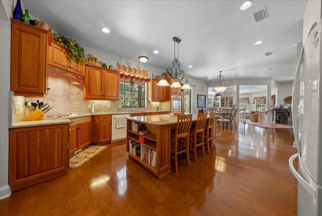 Listing Photo 8