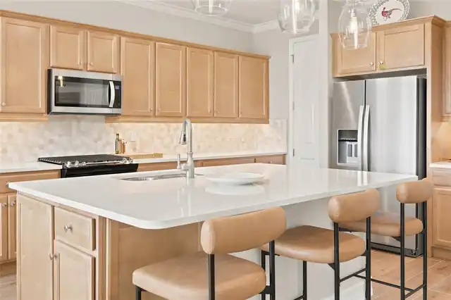 Listing Photo 12