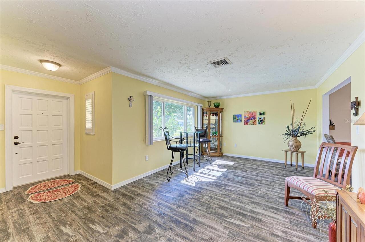 Listing Photo 9