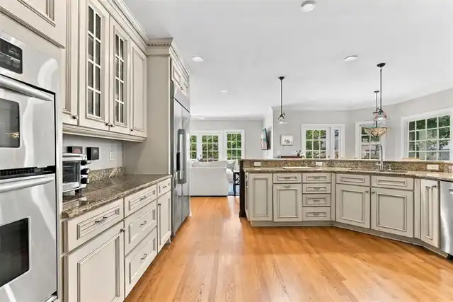 Listing Photo 16