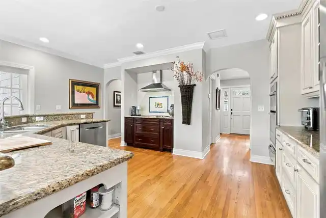 Listing Photo 17