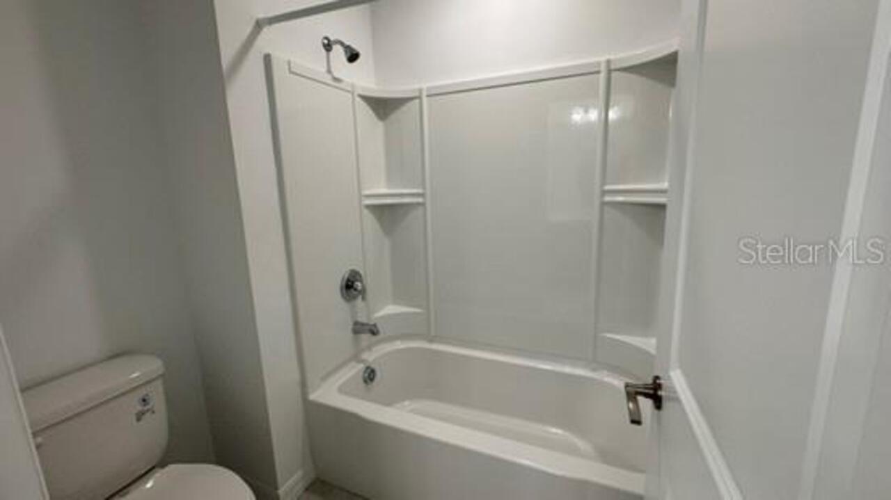 Listing Photo 12