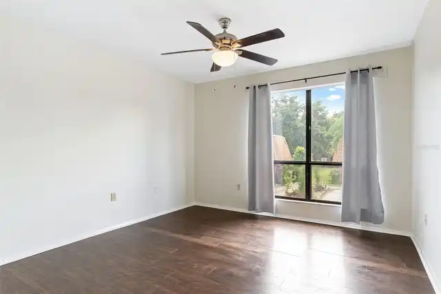 Listing Photo 22