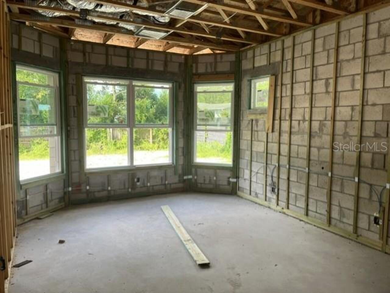 Listing Photo 12