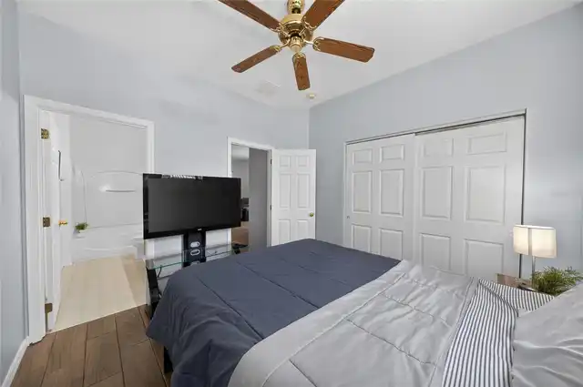 Listing Photo 10